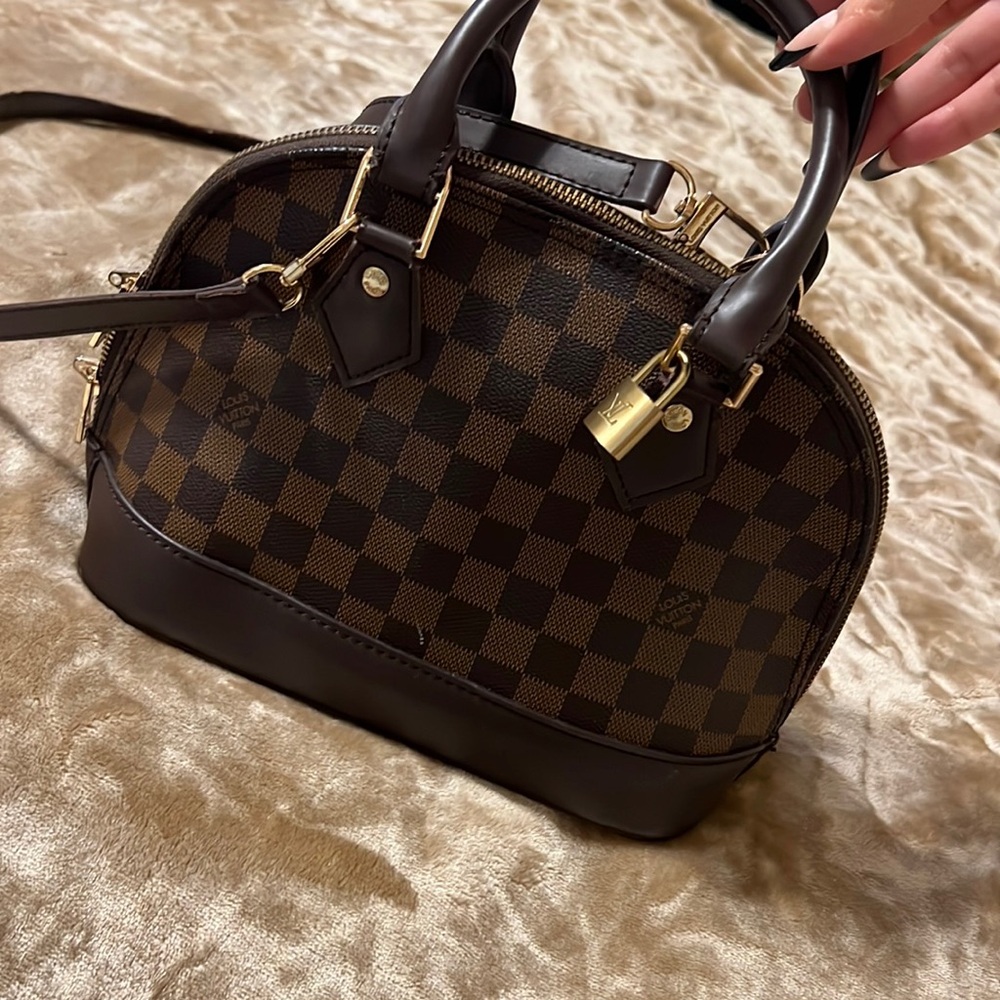 L V Purse